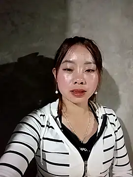 Snapshot of milo123-xx chatting on 12-05-25, 11:52 milo123-xx online show from 12-05-25, 11:52