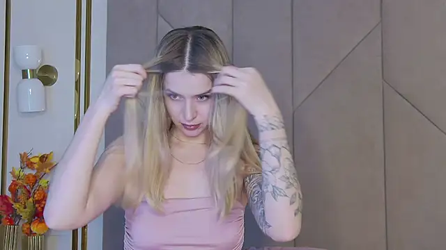 Touch me online show from 11-23-25, 04:29