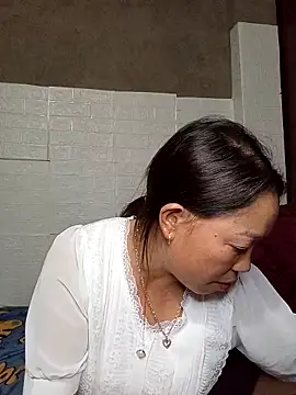 Snapshot of _Helala_ chatting on 10-05-25, 02:48  Helala  online show from 10-05-25, 02:48
