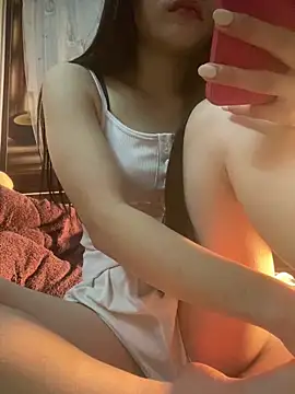 Leyleisanmay online show from 12-19-25, 04:25