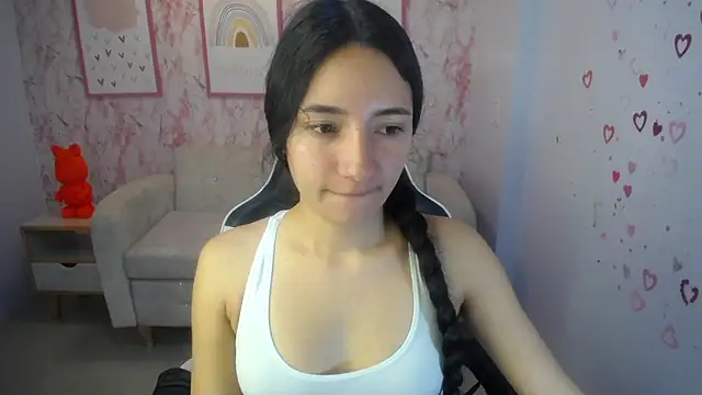 Snapshot of Kylie_ch1 chatting on 09-18-25, 10:50 Kylie ch1 online show from 09-18-25, 10:50