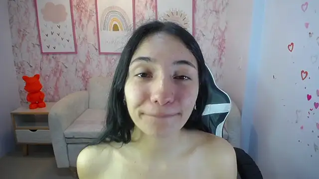 Snapshot of Kylie_ch1 chatting on 09-20-25, 10:49 Kylie ch1 online show from 09-20-25, 10:49