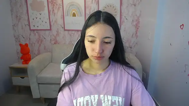 Snapshot of Kylie_ch1 chatting on 09-22-25, 10:39 Kylie ch1 online show from 09-22-25, 10:39