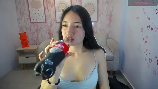 Snapshot of Kylie_ch1 chatting on 10-11-25, 03:39 Kylie ch1 online show from 10-11-25, 03:39