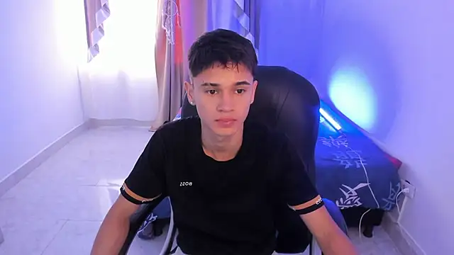 Aron Boyy online show from 11-10-25, 08:19