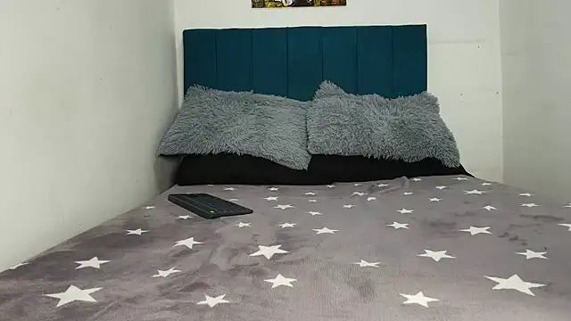 Warmteam777 online show from 12-18-25, 03:40