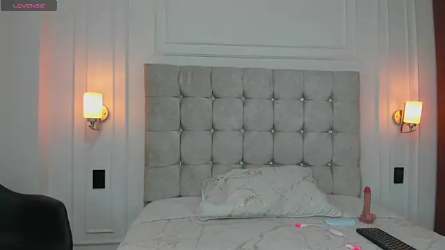 Snapshot of DulceEstrella_ chatting on 10-04-25, 04:54 DulceEstrella  online show from 10-04-25, 04:54