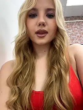 Snapshot of Sky_Cutie chatting on 09-22-25, 04:47 Sky Cutie online show from 09-22-25, 04:47