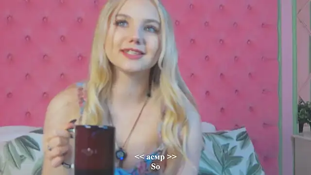 Snapshot of Sky_Cutie chatting on 09-27-25, 04:39 Sky Cutie online show from 09-27-25, 04:39