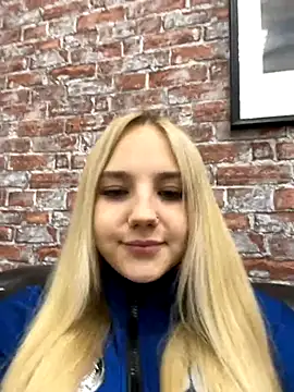 Snapshot of Sky_Cutie chatting on 09-30-25, 04:39 Sky Cutie online show from 09-30-25, 04:39