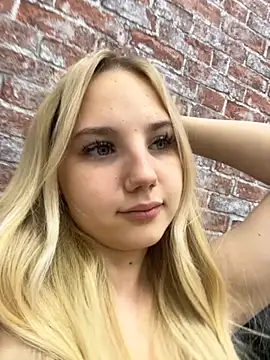 Snapshot of Sky_Cutie chatting on 10-11-25, 04:22 Sky Cutie online show from 10-11-25, 04:22