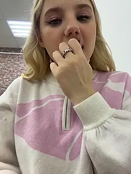 Sky Cutie online show from 12-01-25, 04:50