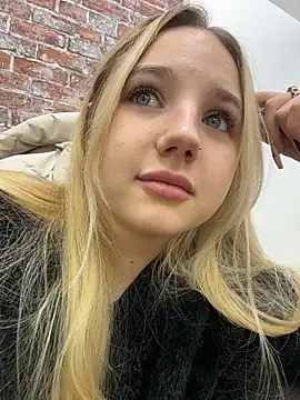 Sky Cutie online show from 01-11-26, 04:17