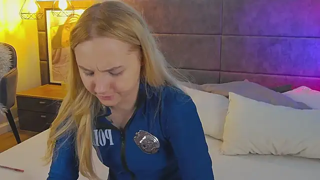 Sky Cutie online show from 04-18-26, 04:27