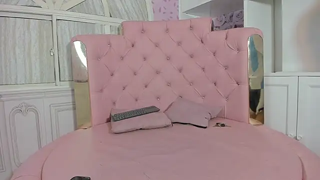 Dani rivass online show from 09-24-25, 11:02