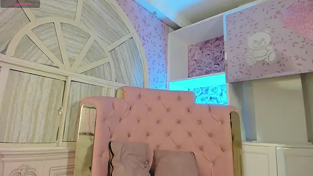 Dani rivass online show from 12-19-25, 11:39