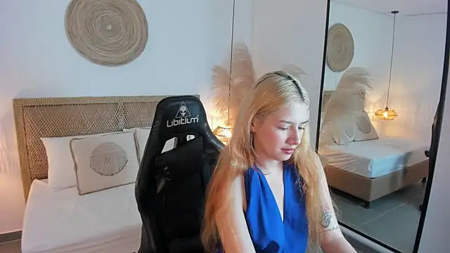 Snapshot of daniand_ chatting on 09-30-25, 11:59 daniand  online show from 09-30-25, 11:59