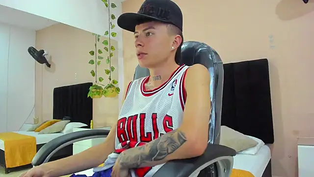 Snapshot of Nascary_Fox chatting on 12-02-25, 07:20 Nascary Fox online show from 12-02-25, 07:20