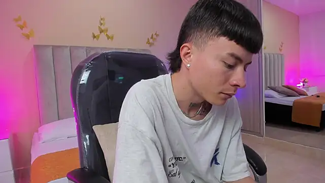 Snapshot of Nascary_Fox chatting on 01-13-26, 07:41 Nascary Fox online show from 01-13-26, 07:41