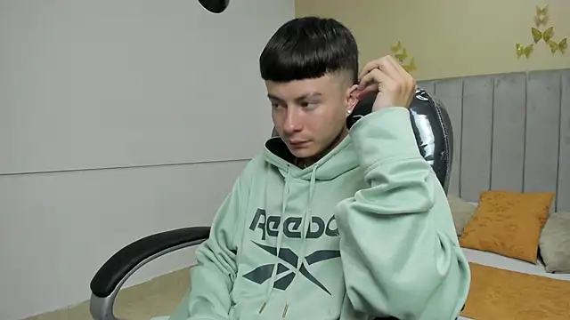 Snapshot of Nascary_Fox chatting on 01-16-26, 05:00 Nascary Fox online show from 01-16-26, 05:00