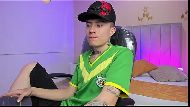 Snapshot of Nascary_Fox chatting on 02-05-26, 07:40 Nascary Fox online show from 02-05-26, 07:40