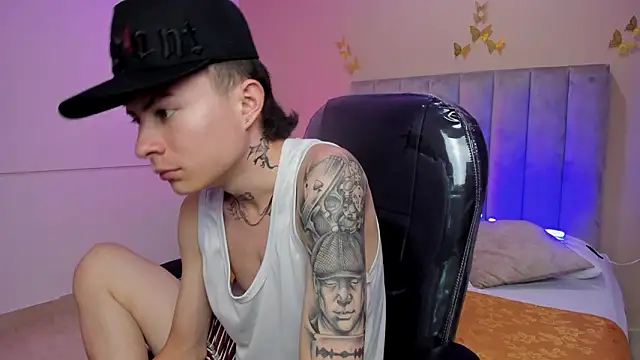 Snapshot of Nascary_Fox chatting on 02-09-26, 07:29 Nascary Fox online show from 02-09-26, 07:29