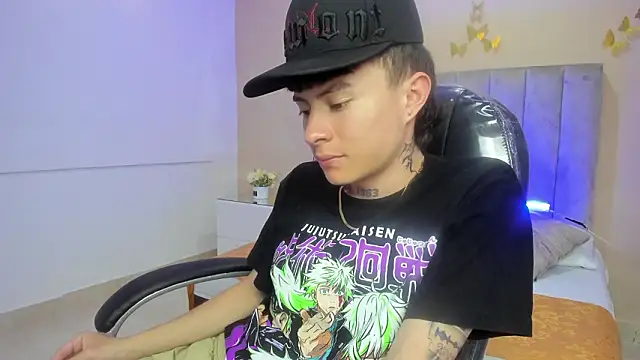 Snapshot of Nascary_Fox chatting on 02-17-26, 07:31 Nascary Fox online show from 02-17-26, 07:31