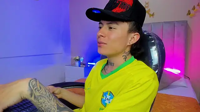 Snapshot of Nascary_Fox chatting on 02-26-26, 07:57 Nascary Fox online show from 02-26-26, 07:57