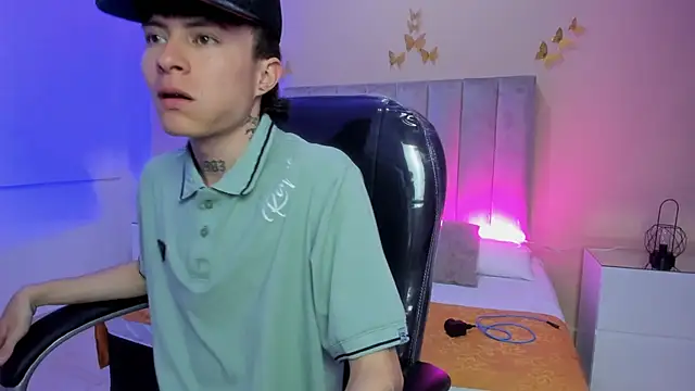 Snapshot of Nascary_Fox chatting on 02-27-26, 07:36 Nascary Fox online show from 02-27-26, 07:36