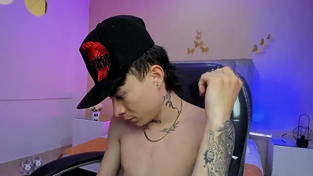 Snapshot of Nascary_Fox chatting on 02-28-26, 07:37 Nascary Fox online show from 02-28-26, 07:37