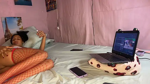 SpicyLolaX NightDrip online show from 10-24-25, 04:53