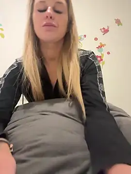 imyourgoodgirl69 online show from 09-22-25, 12:40