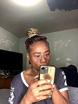 Snapshot of Tishrella6 chatting on 01-13-26, 05:35 Tishrella6 online show from 01-13-26, 05:35