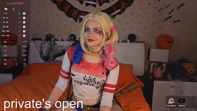 Snapshot of Brittney_Shaw chatting on 10-31-25, 02:29 Brittney Shaw online show from 10-31-25, 02:29