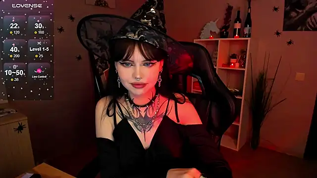 Snapshot of Morana_Batt chatting on 10-24-25, 02:30 Morana Batt online show from 10-24-25, 02:30