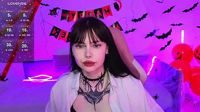 Snapshot of Morana_Batt chatting on 10-30-25, 02:13 Morana Batt online show from 10-30-25, 02:13