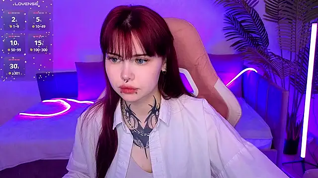 Snapshot of Morana_Batt chatting on 11-18-25, 02:06 Morana Batt online show from 11-18-25, 02:06