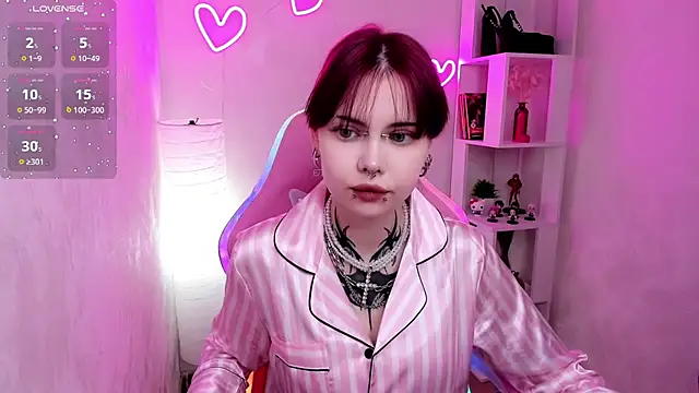 Snapshot of Morana_Batt chatting on 11-22-25, 01:48 Morana Batt online show from 11-22-25, 01:48