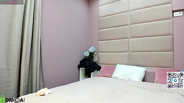 Adeline Perle online show from 10-24-25, 01:13