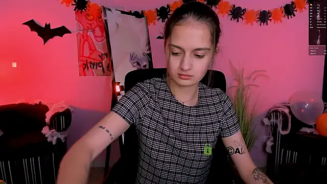 Snapshot of talia_seduce chatting on 10-29-25, 02:41 talia seduce online show from 10-29-25, 02:41