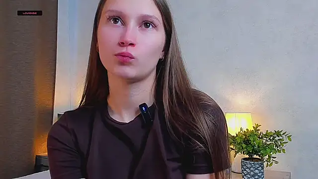 Snapshot of MelaniSeiver chatting on 09-22-25, 01:18 MelaniSeiver online show from 09-22-25, 01:18