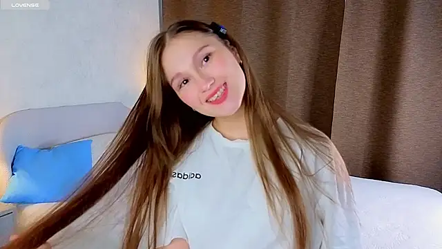 Snapshot of MelaniSeiver chatting on 09-23-25, 01:08 MelaniSeiver online show from 09-23-25, 01:08