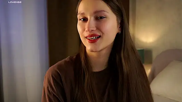 Snapshot of MelaniSeiver chatting on 10-31-25, 01:06 MelaniSeiver online show from 10-31-25, 01:06