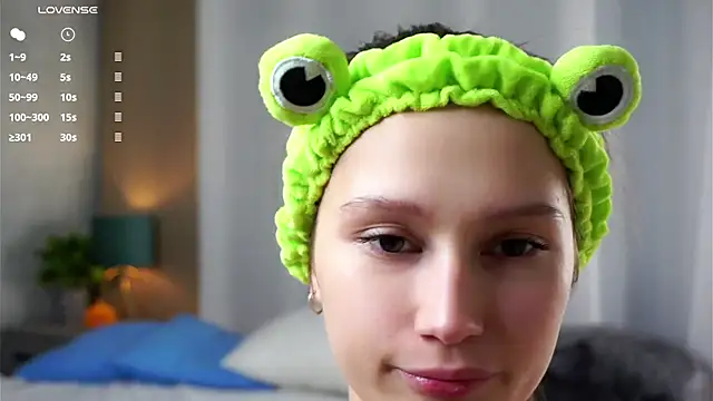 Snapshot of MelaniSeiver chatting on 11-21-25, 01:15 MelaniSeiver online show from 11-21-25, 01:15