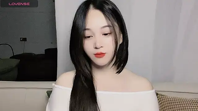 woaiqinqin online show from 10-25-25, 03:07