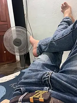 letruong6879 online show from 04-12-26, 11:59