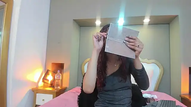 AteneaGreyy online show from 09-17-25, 11:45