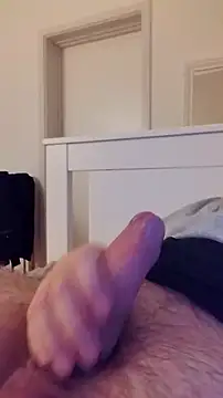 Snapshot of NewJoiner chatting on 12-14-25, 04:01 NewJoiner online show from 12-14-25, 04:01