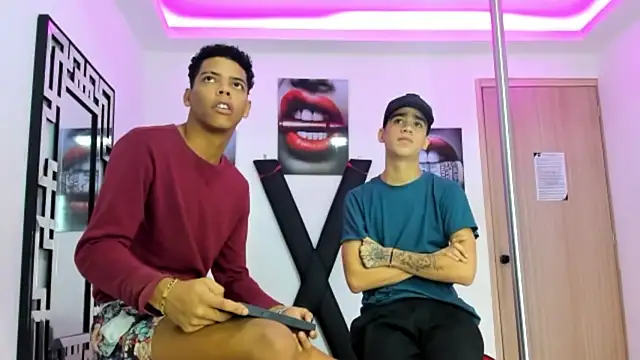 PRETTY FEM online show from 10-19-25, 01:23