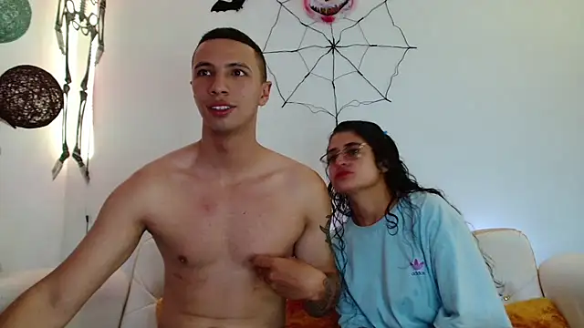 Snapshot of Luna_Noire1 chatting on 11-04-25, 11:37 Luna Noire1 online show from 11-04-25, 11:37